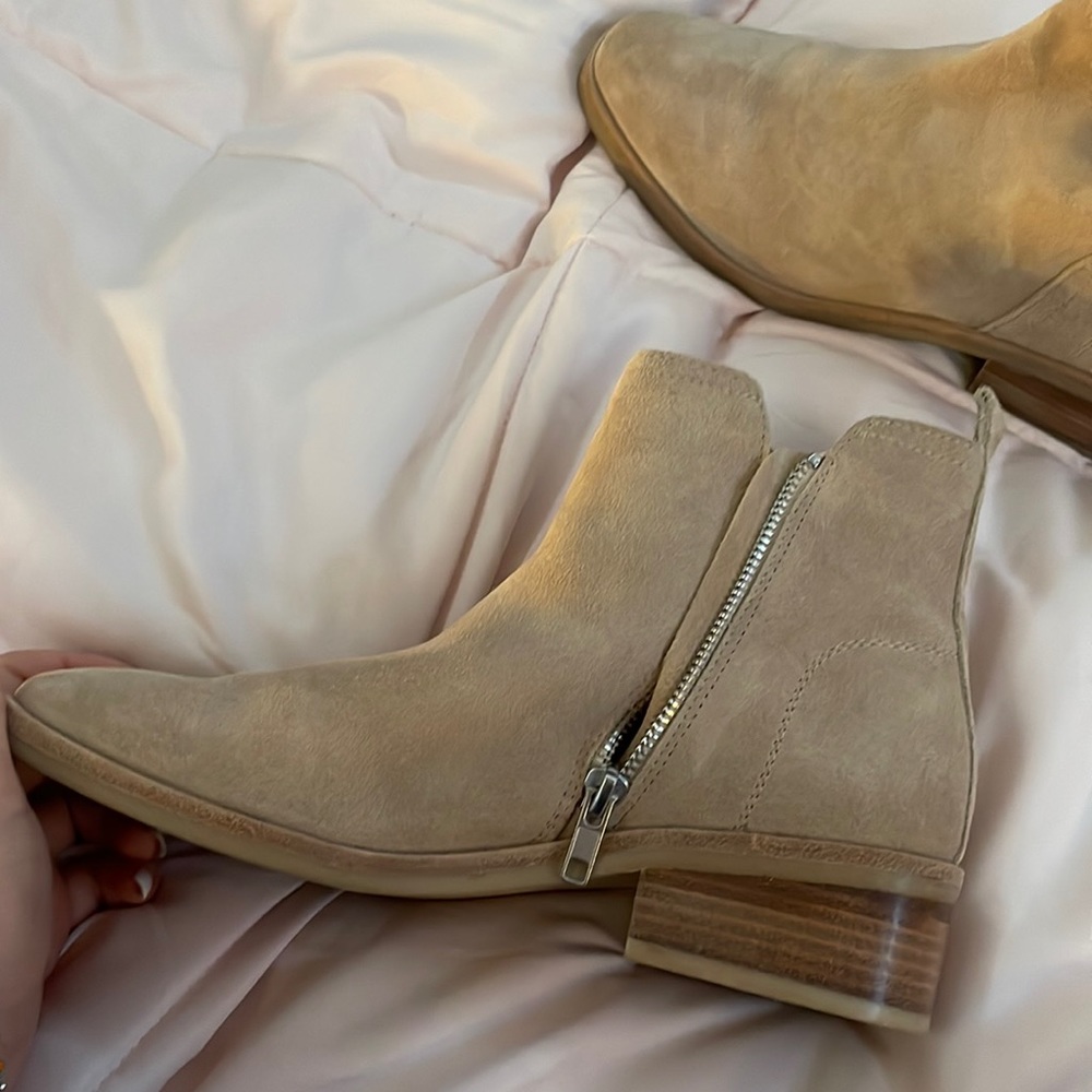 boots size 8